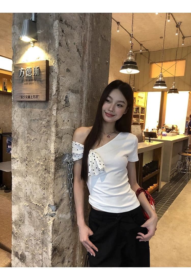 210 그램 순면 리브 반팔 티셔츠 여름 2026 새로운 트렌디 도트 무늬 오프숄더 몸매 가꾸기 쇼트 스타일 비스듬한 칼라 여성 의류 상세 이미지 10