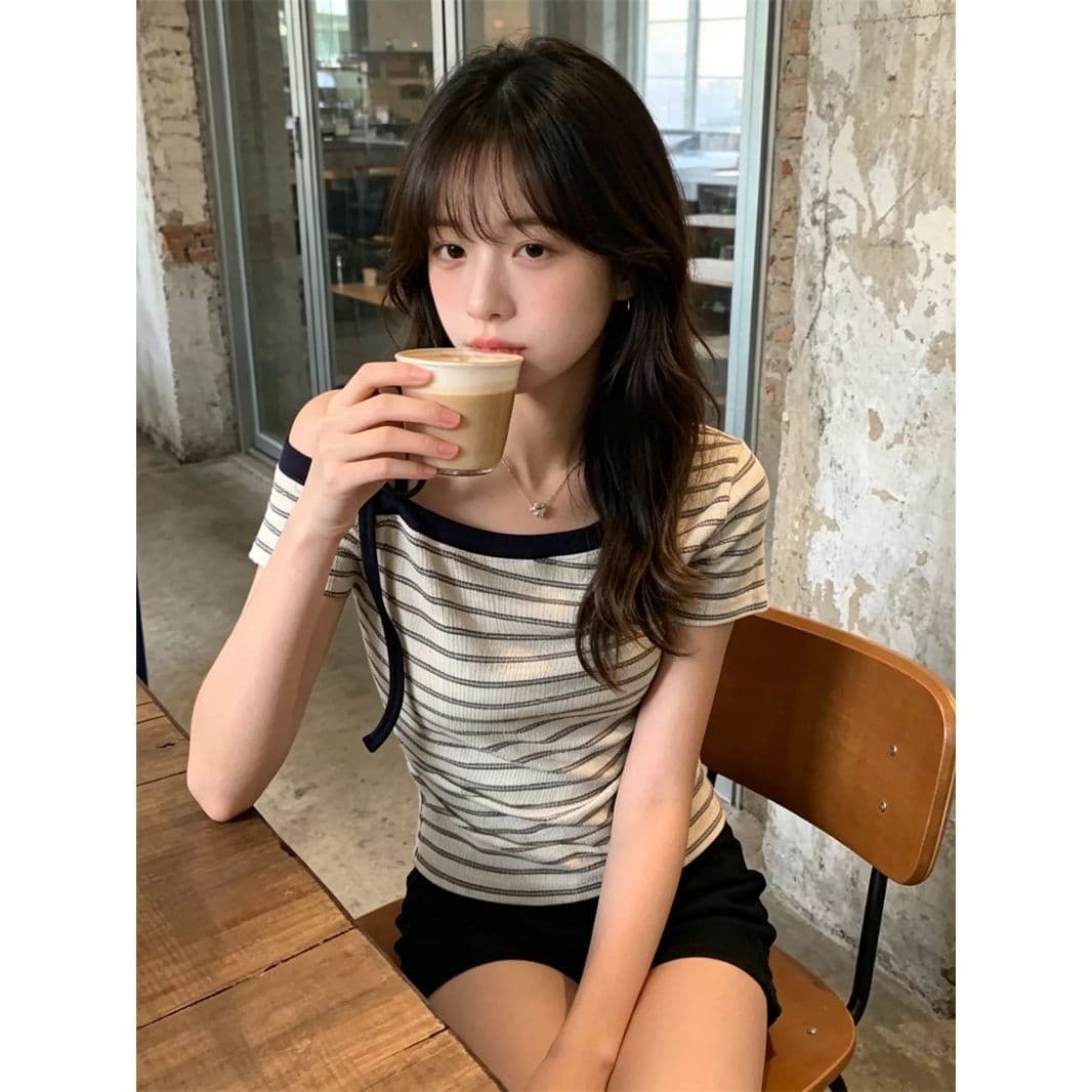 원본 품질 품격 레이스업 스트라이프 반팔 티셔츠 여성 여름 몸매 가꾸기 슬림해 보이는 맨위 이미지 5