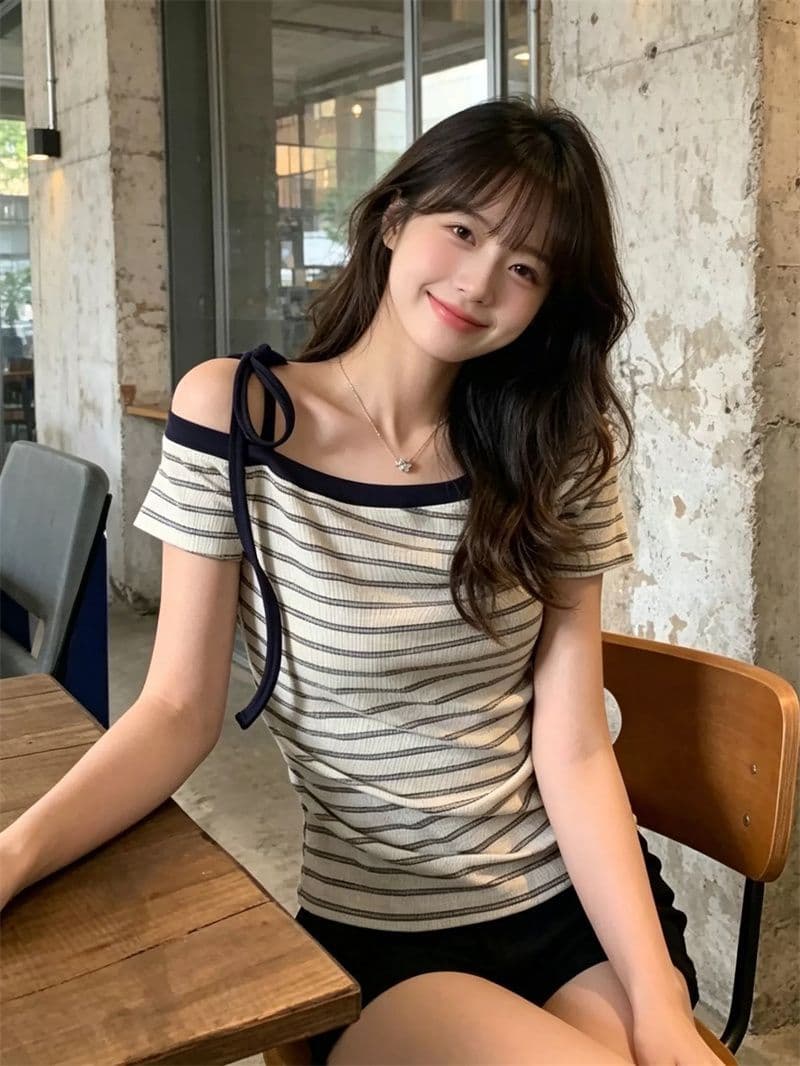 원본 품질 품격 레이스업 스트라이프 반팔 티셔츠 여성 여름 몸매 가꾸기 슬림해 보이는 맨위 상세 이미지 2