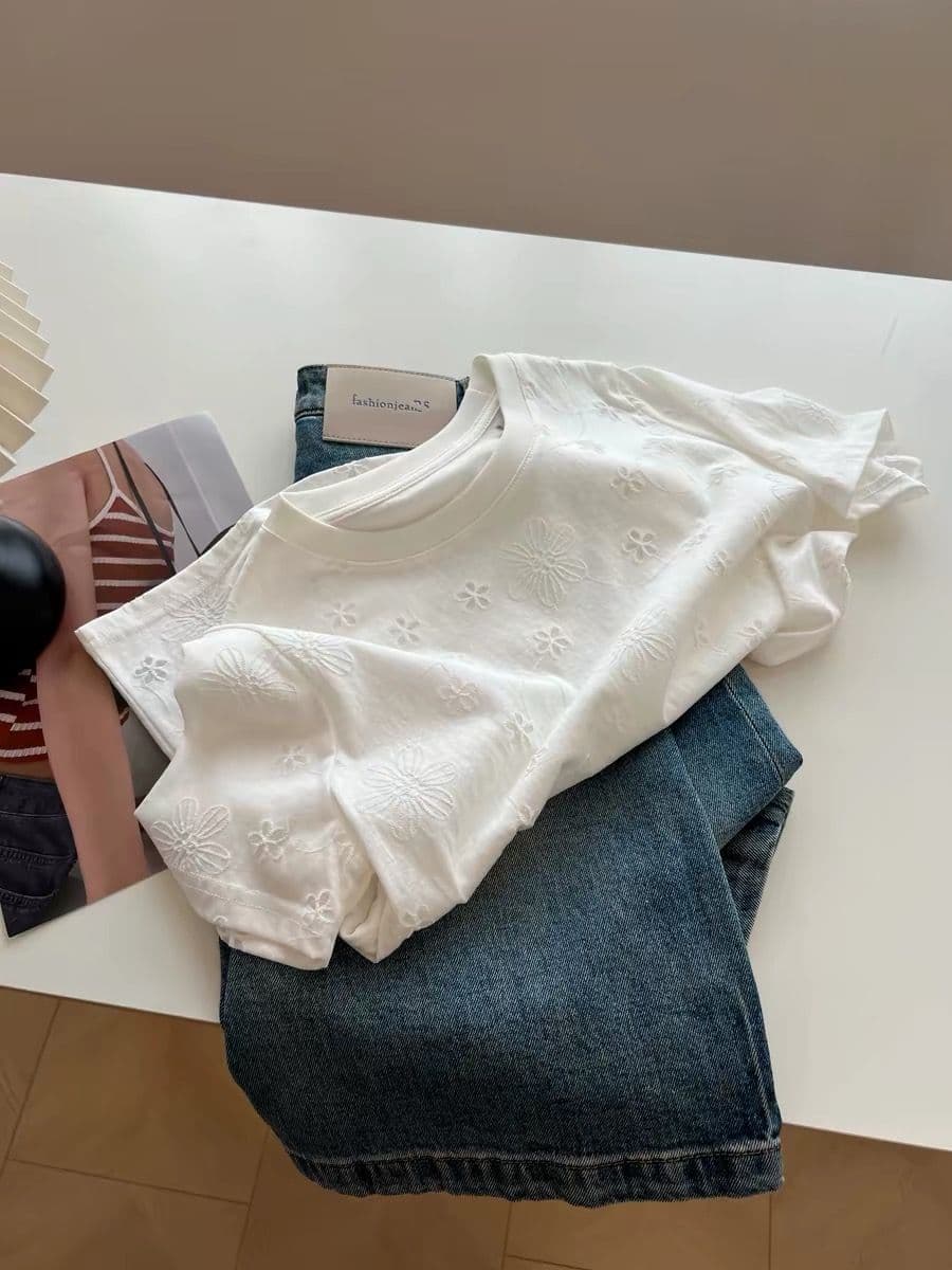 원본 원단 특별 빅 사이즈 300 근 꽃 홀로우 아웃 자수 화이트 반팔 여성 얇은 스타일 여름 티셔츠 이미지 3