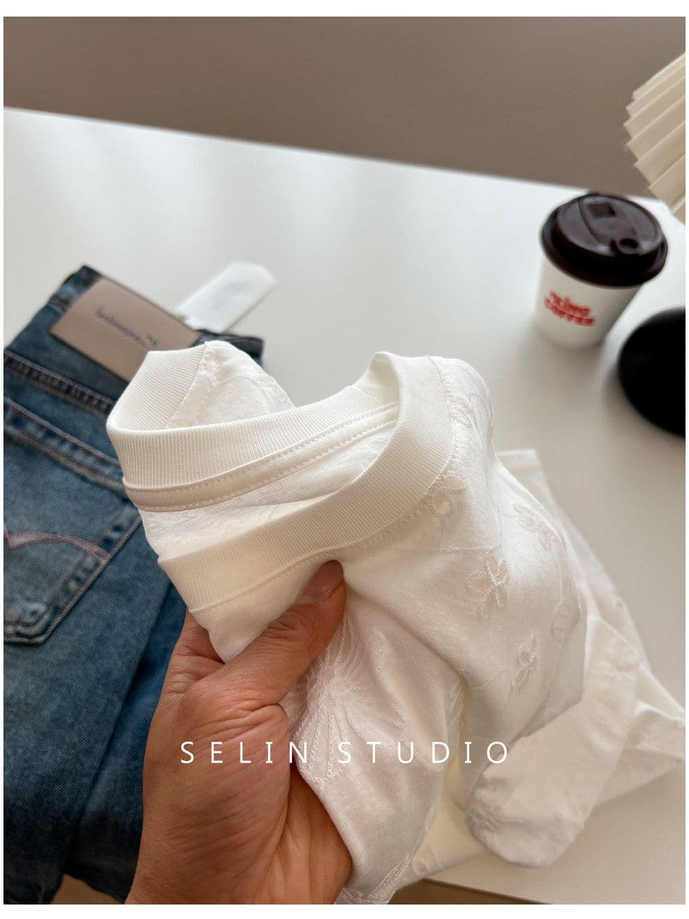 반팔 티셔츠 여성 의류 여름 트렌디 새로운 긍정적 인 어깨 한 부서 디자인 센스 화이트 자수 홀로우 아웃 라운드 넥 맨위 상세 이미지 26