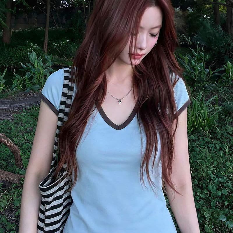 반팔 티셔츠 여성 의류 여름 새로운 몸매 가꾸기 디자인 센스 미니멀리즘 단색 한 부서 배색 V넥 맨위 이미지 5