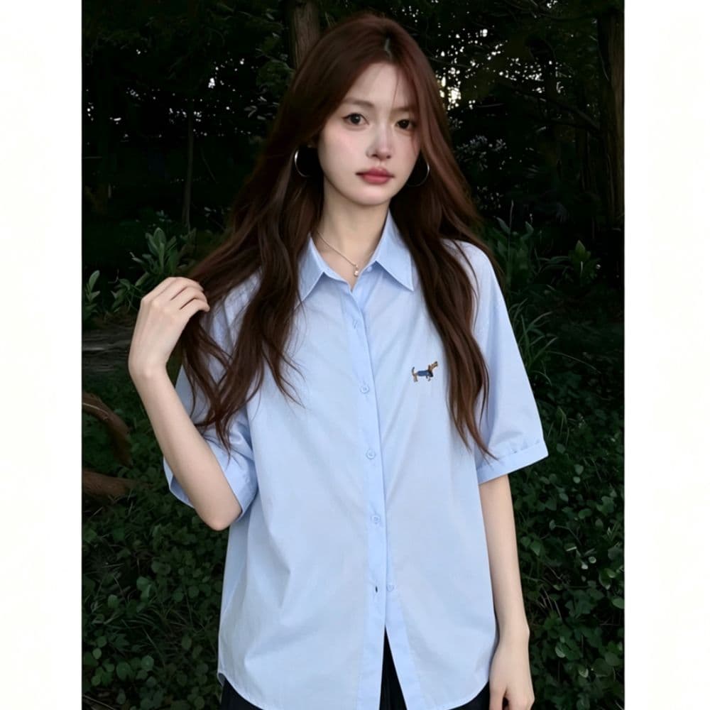 레트로 강아지 자수 화이트 반팔 여성 셔츠 여름 새로운 루즈핏 슬림해 보이는 폴로 칼라 다용도 캐주얼 셔츠 상세 이미지 9