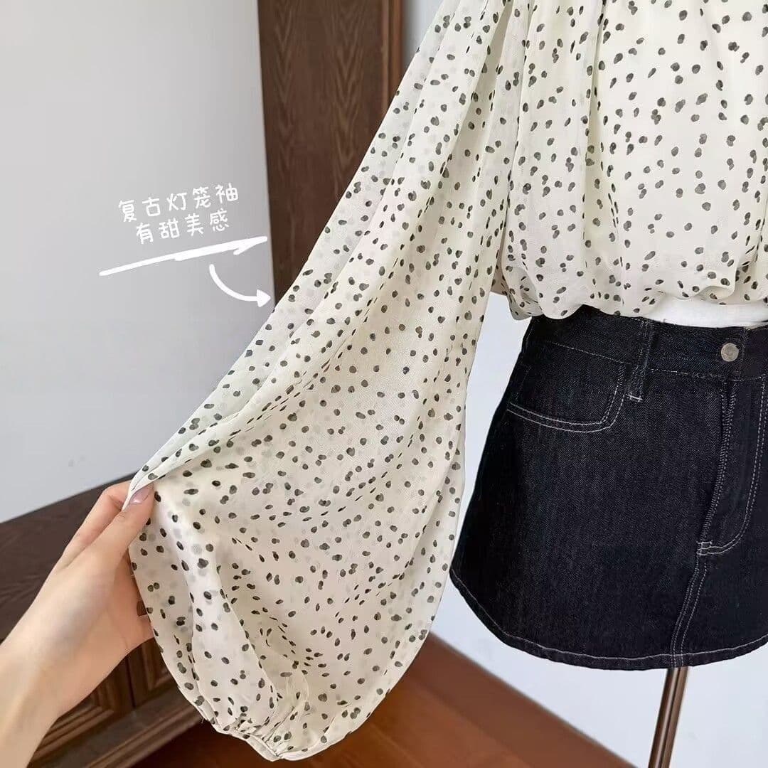 베를린 캐럿 프랑스식 오프숄더 도트 무늬 맨위 여성 봄 여름 새로운 순수한 욕망 바람 쇼트 스타일 긴팔 작은 셔츠 상세 이미지 4
