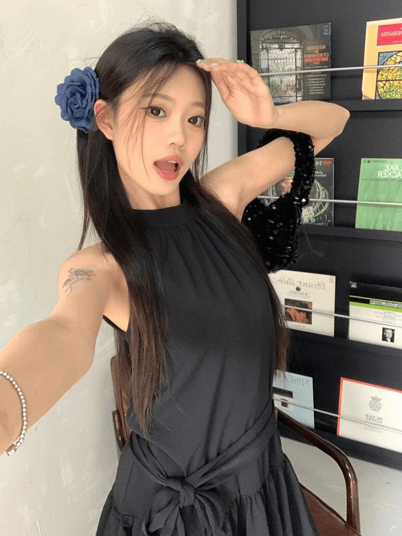 2026 캐주얼 바람 슈퍼 잘 생긴 프릴 파란색 미니 스커트 라운드 넥 디자인 풀오버 단색 봄 여름 섹션 한 마디 미니 스커트 이미지 4