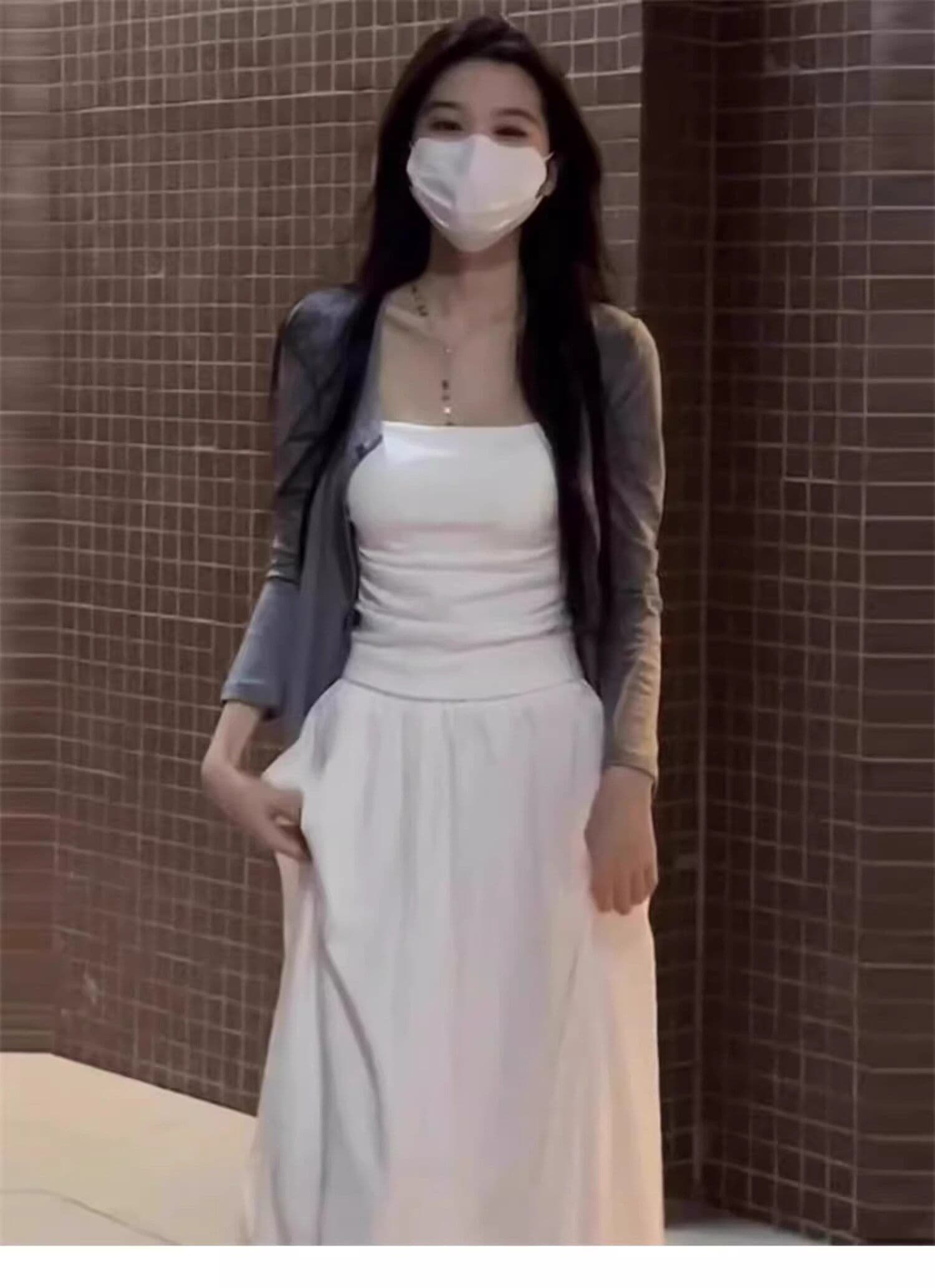 화이트 순수한 색 욕망 바람 아름다운 순수한 벨트 가슴 패드 캐미솔 여름 인사이드 가져 가라. 외출용 고유 한 절묘한 아름다움 뒤쪽에 의류 상세 이미지 4