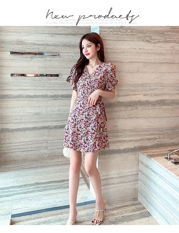 2026 여름 새로운 슈퍼 요정 센 부서 허리 수축 슬림해 보이는 V넥 꽃무늬 하나 슬라이스 큰 진자 반팔 여성 드레스 ins 상세 이미지 3