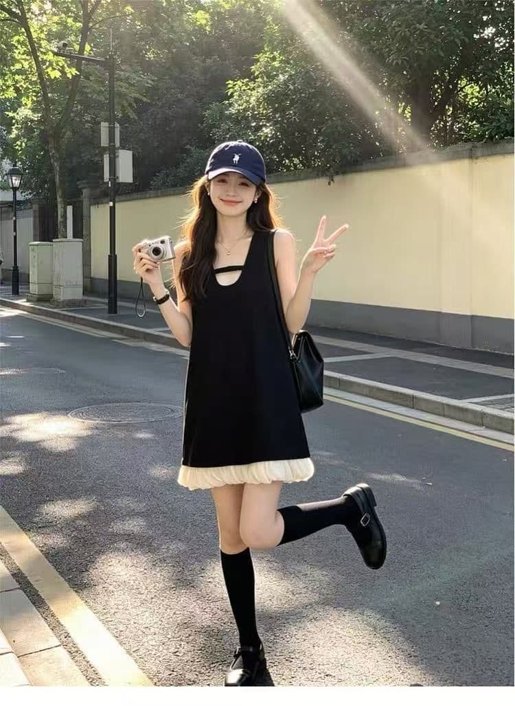 2026 여름 새로운 디자인 센스 작은 검은 드레스 여성 한 부서 민소매 조끼 스커트 적게 연령 한 마디 꽃밭 점프 슈트 치마 상세 이미지 7