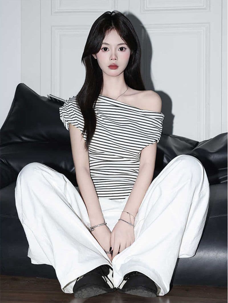 아메리칸 검정색 스트라이프 비스듬한 어깨 니트 티셔츠 여성 여름 새로운 ins 인사이드 가져 가라. 캐주얼 반팔 허리 수축 맨위