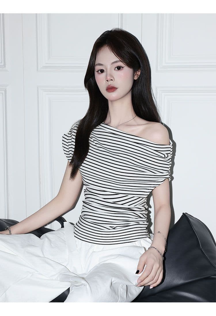 아메리칸 검정색 스트라이프 비스듬한 어깨 니트 티셔츠 여성 여름 새로운 ins 인사이드 가져 가라. 캐주얼 반팔 허리 수축 맨위 상세 이미지 3