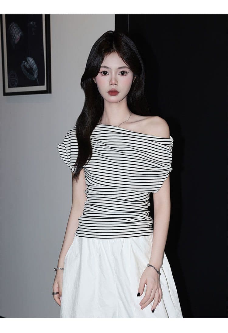 아메리칸 검정색 스트라이프 비스듬한 어깨 니트 티셔츠 여성 여름 새로운 ins 인사이드 가져 가라. 캐주얼 반팔 허리 수축 맨위 상세 이미지 6
