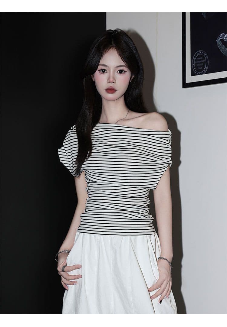 아메리칸 검정색 스트라이프 비스듬한 어깨 니트 티셔츠 여성 여름 새로운 ins 인사이드 가져 가라. 캐주얼 반팔 허리 수축 맨위 상세 이미지 7