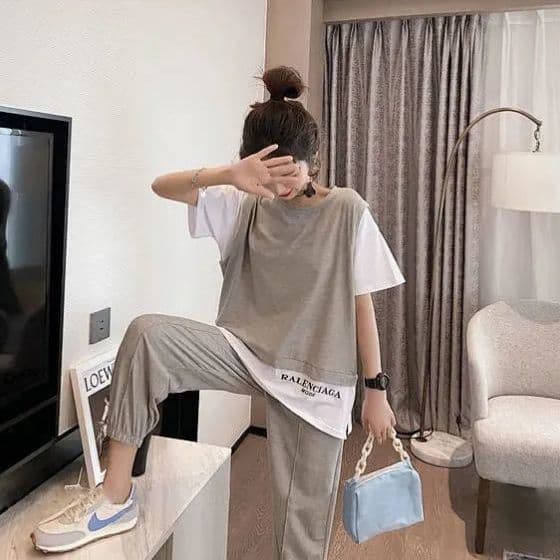 운동 캐주얼 세트 여성 2026 년 새로운 페이크 레이어드 반팔 맨위 조거 할란 긴 바지 여름 투피스 세트 이미지 2