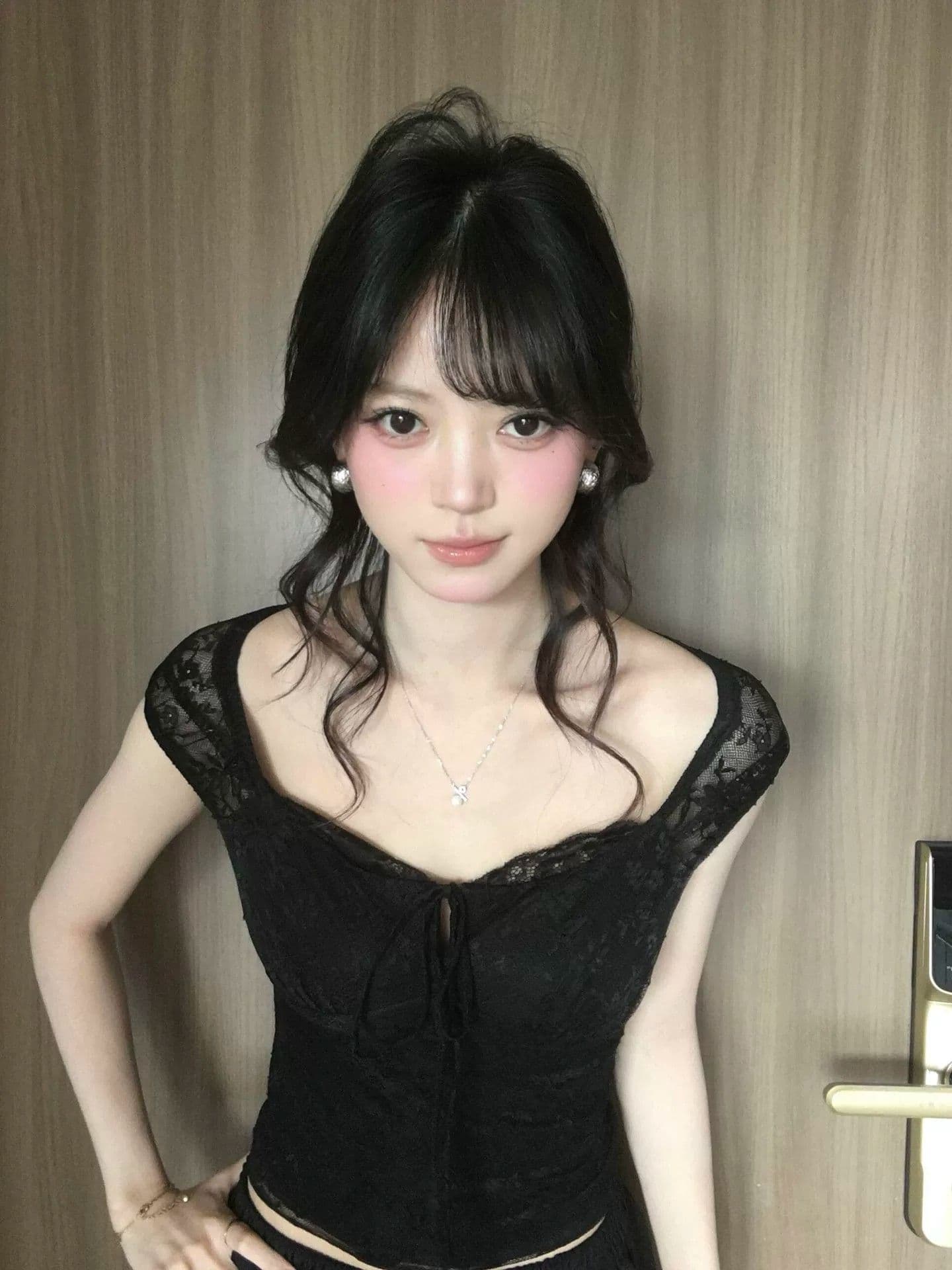 한 부서 레트로 나비 매듭 검정색 반팔 티셔츠 여성 여름 몸매 가꾸기 슬림해 보이는 디자인 센스 다용도 캐주얼 맨위 트렌디 상세 이미지 3