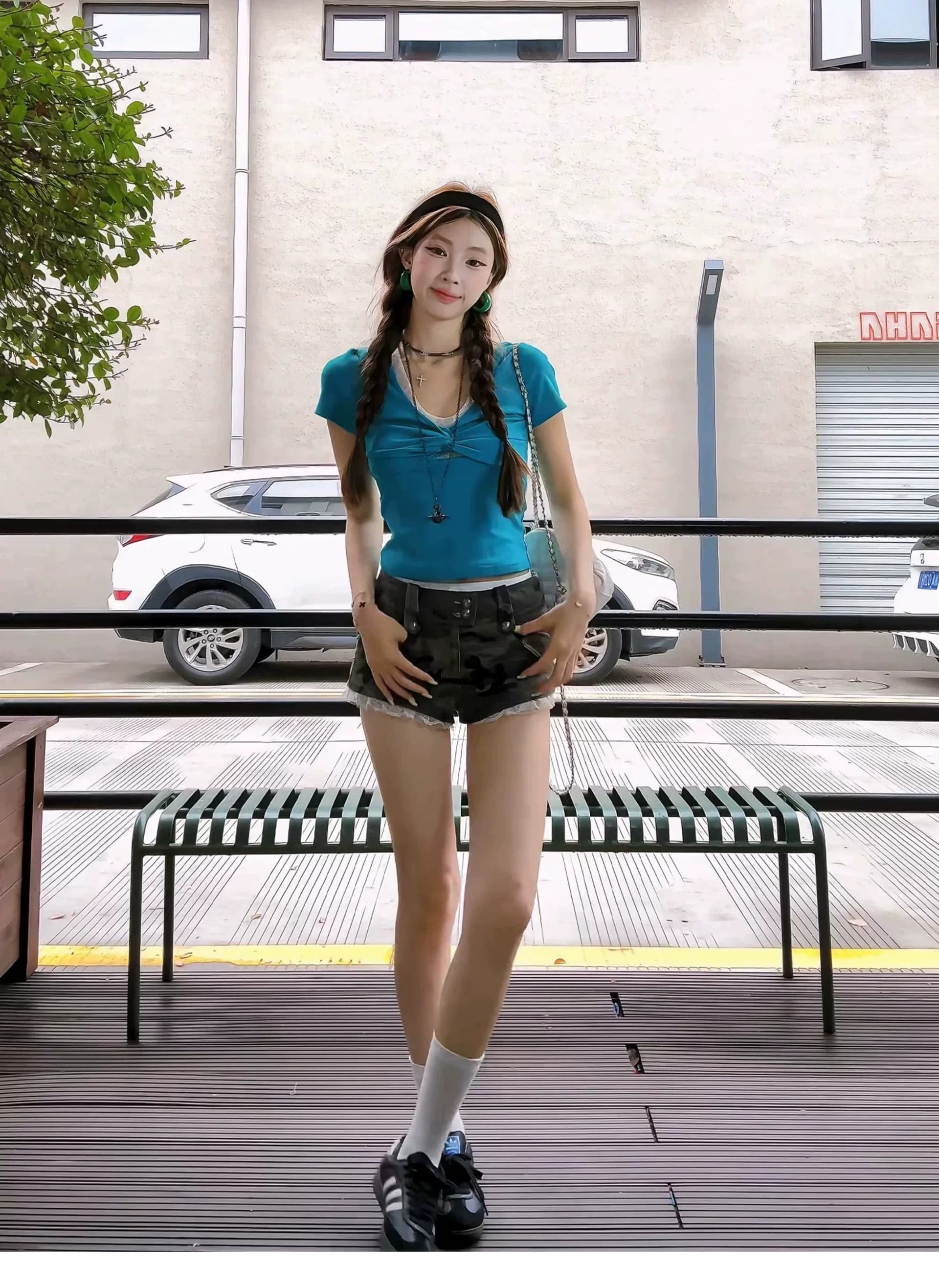 260 그램 사람들 면 반팔 티셔츠 여성 레이스 조각 V넥 비틀림 디자인 슬림해 보이는 핫걸 바람 쇼트 스타일 맨위 트렌디 상세 이미지 3