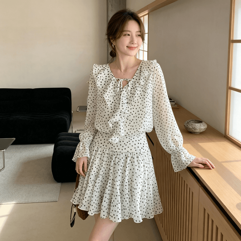2026 새로운 여름 프랑스식 도트 무늬 프릴 긴팔 드레스 봄 여름 화이트 V넥 슬림해 보이는 품격 미니 스커트 이미지 5