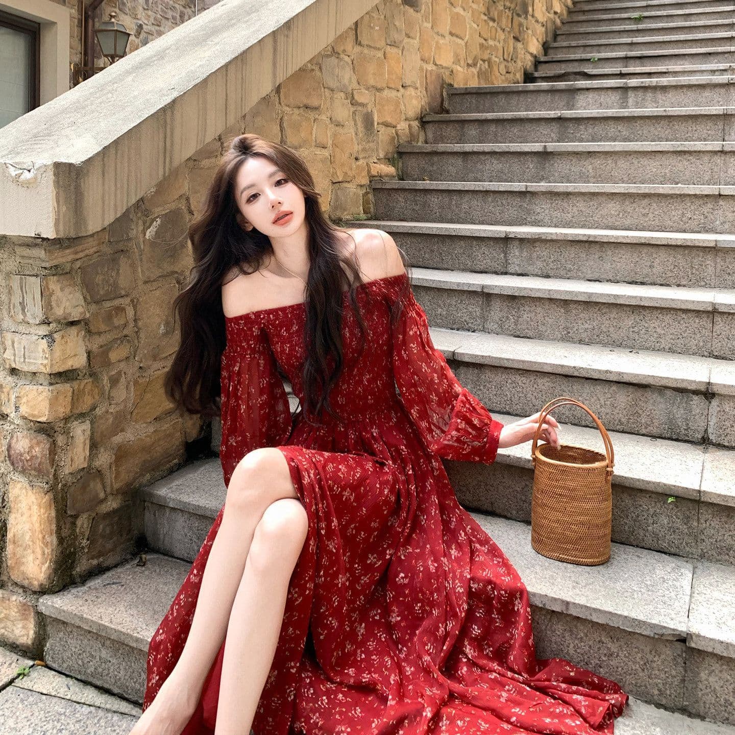 슈퍼 잘 생긴 아름다운 휴가 바람 빨간색 꽃무늬 튜브탑 오프숄더 드레스 명중 가져 가라. 허리 수축 디스플레이 화이트 롱 스커트 2026 상세 이미지 1