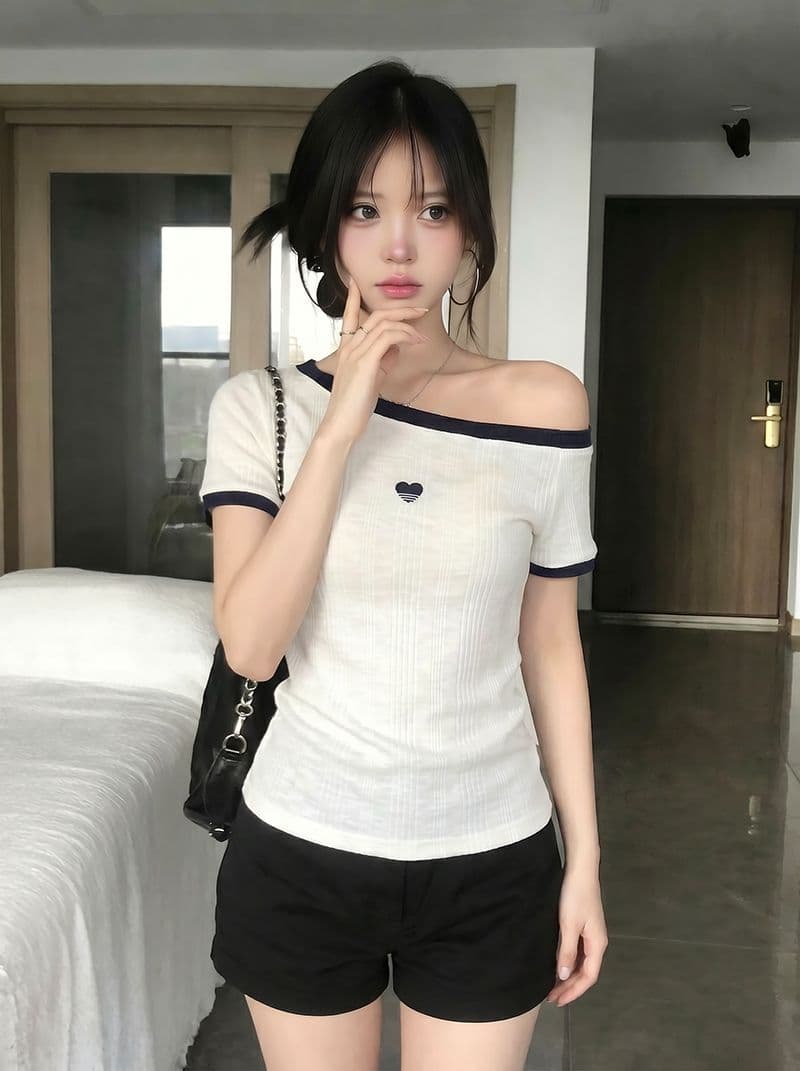 반팔 티셔츠 여성 의류 여름 새로운 트렌디 한 부서 디자인 센스 몸매 가꾸기 자수 배색 비스듬한 칼라 맨위