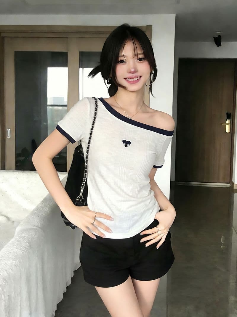 반팔 티셔츠 여성 의류 여름 새로운 트렌디 한 부서 디자인 센스 몸매 가꾸기 자수 배색 비스듬한 칼라 맨위 이미지 4
