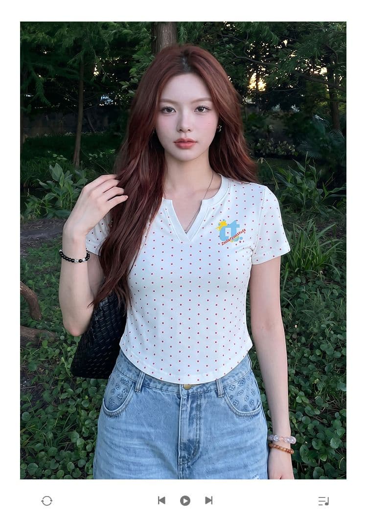 반팔 티셔츠 여성 의류 여름 새로운 디자인 센스 쇼트 스타일 슬림해 보이는 도트 무늬 재미있는 프린트 V넥 맨위 상세 이미지 1