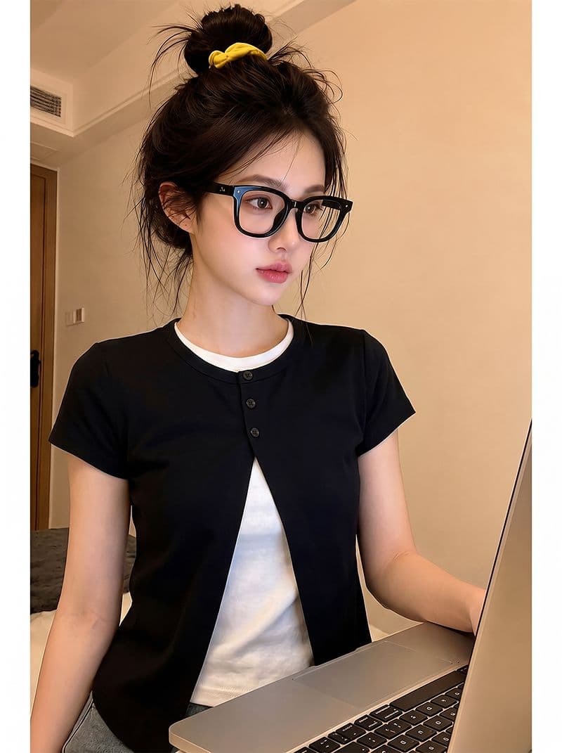반팔 티셔츠 여성 의류 여름 새로운 트렌디 한 부서 몸매 가꾸기 슬림해 보이는 페이크 레이어드 단추 라운드 넥 맨위