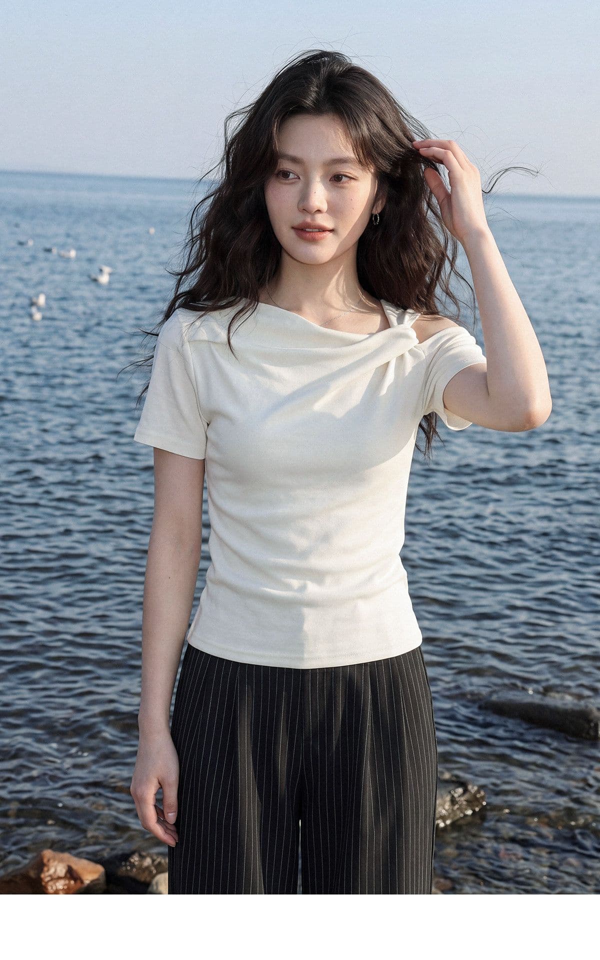 반팔 티셔츠 여성 의류 여름 새로운 트렌디 한 부서 디자인 센스 몸매 가꾸기 자수 배색 비스듬한 칼라 맨위 상세 이미지 7