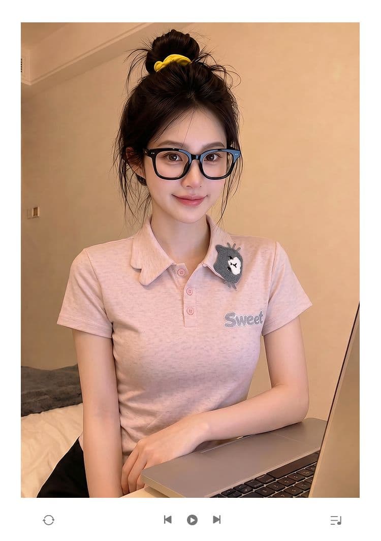 물 부드러운 면 반팔 티셔츠 여성 의류 여름 새로운 한 부서 디자인 센스 만화 자수 베이비 칼라 맨위 상세 이미지 1