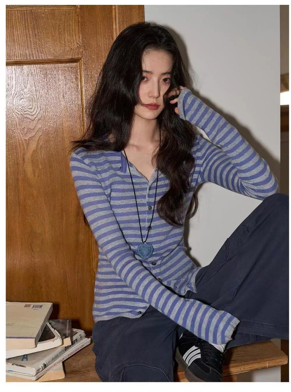 패키지 코어 실 파란색 V넥 배색 스트라이프 긴팔 니트 오픈 가디건 여성 2026 가을 몸매 가꾸기 슬림해 보이는 캐주얼 맨위 상세 이미지 2