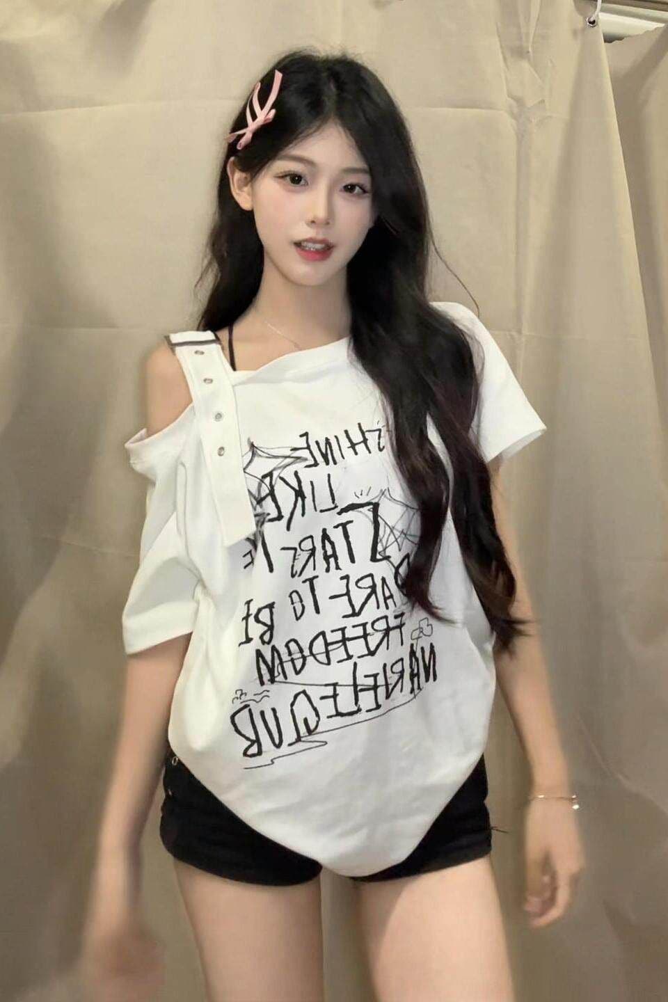 아메리칸 레트로 창의성 프린트 비스듬한 어깨 반팔 티셔츠 여성 여름 루즈핏 슬림해 보이는 느긋한 달콤한 차가운 오프숄더 상세 이미지 3