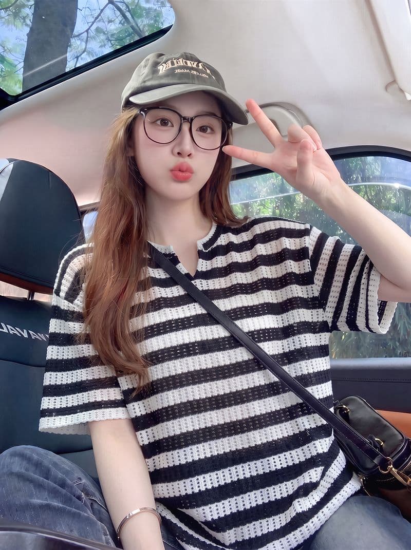 반팔 티셔츠 남자 여성 의류 여름 새로운 트렌디 한 부서 디자인 센스 홀로우 아웃 스트라이프 루즈핏 V넥 맨위 상세 이미지 7