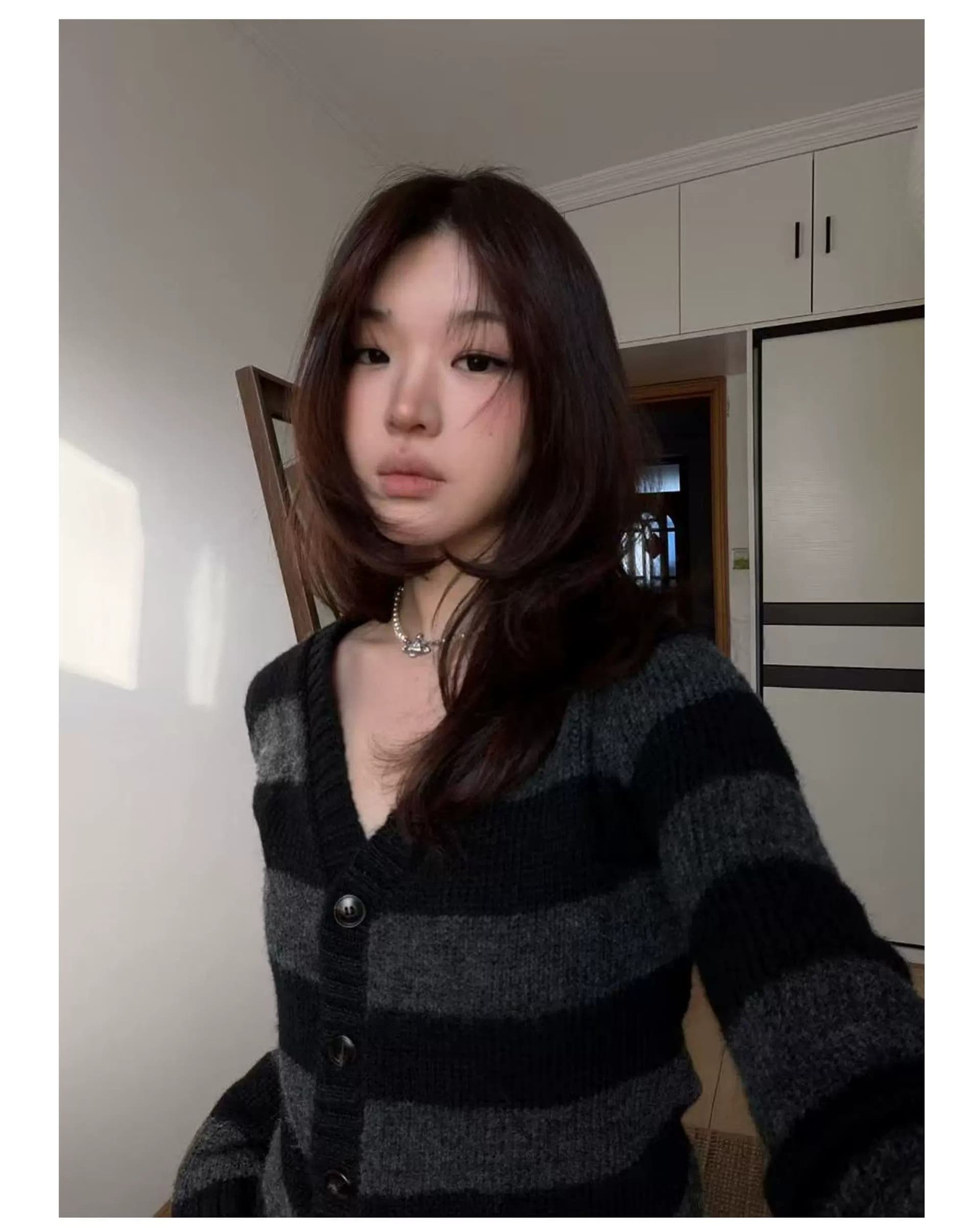 양 플러시 블랙 회색 스트라이프 느긋한 센스 V넥 양모 혼방 스웨터 니트 오픈 가디건 여성 가을 몸매 가꾸기 맨위 트렌디 상세 이미지 5