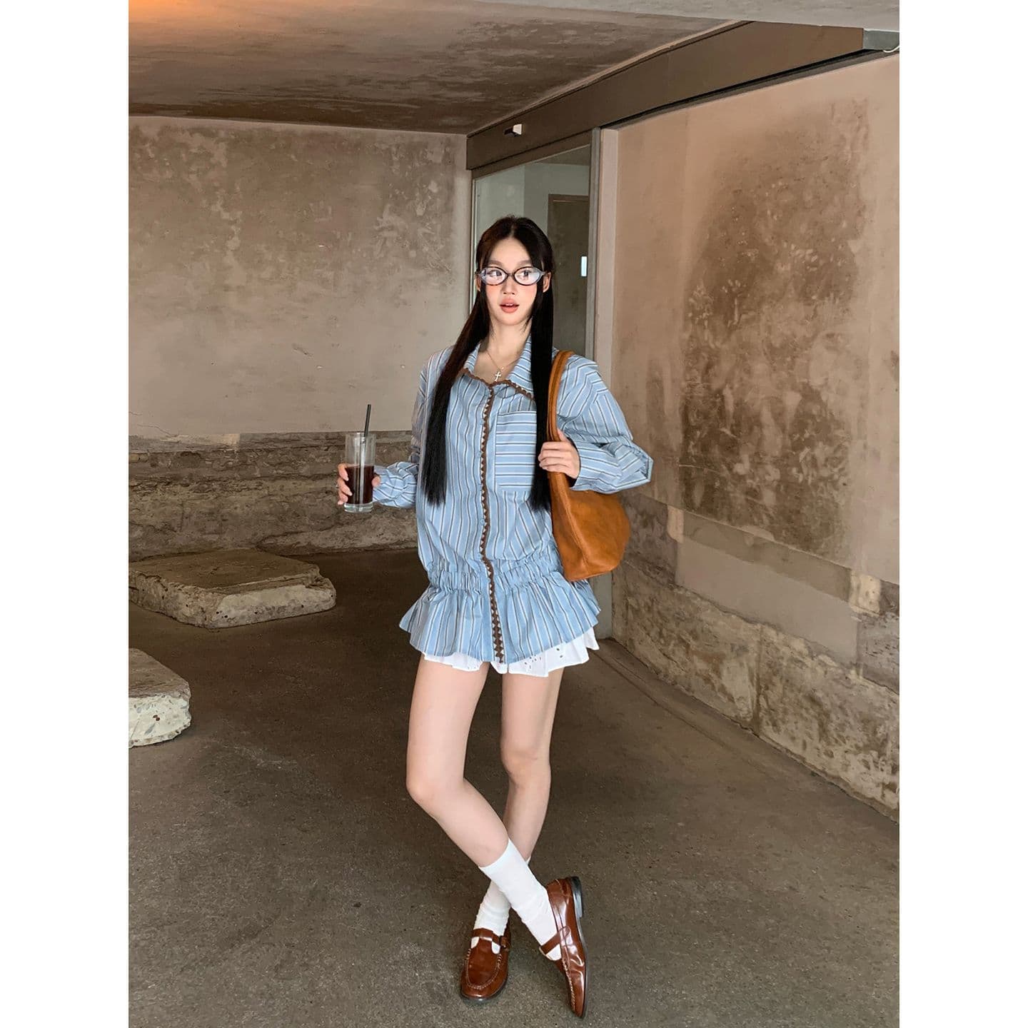 스트라이프 셔틀 제직 조개 자수 참나무 늑골 하나 한 부서 품격 캐주얼 배색 스트라이프 긴팔 셔츠 허리 수축 맨위 이미지 2