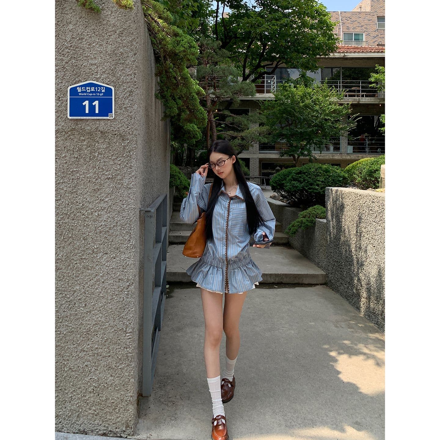 스트라이프 셔틀 제직 조개 자수 참나무 늑골 하나 한 부서 품격 캐주얼 배색 스트라이프 긴팔 셔츠 허리 수축 맨위 이미지 3