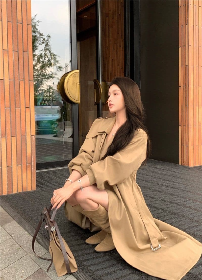 카키 색 빅 칼라 여성 코트 가을 2026 년 새로운 캐주얼 영국식 바람을 피우다 롱 코트 무릎 아래 바람막이 코트 상세 이미지 3