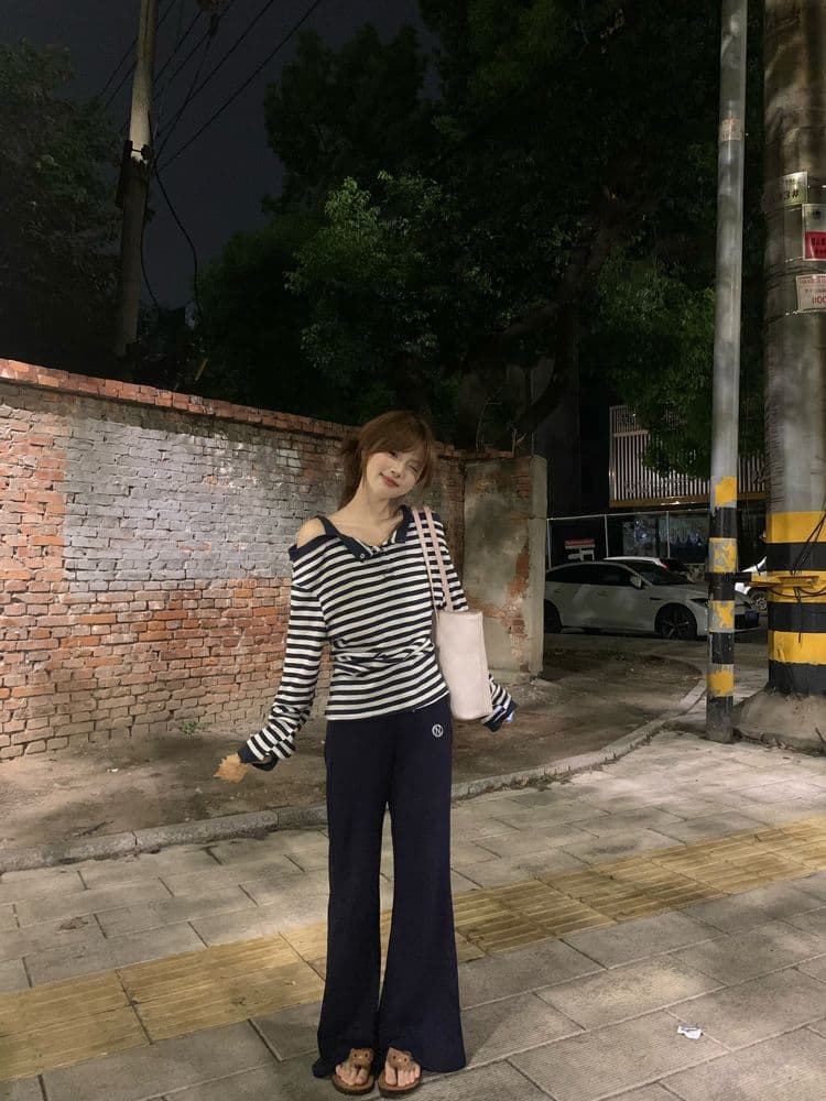 한 부서 스트라이프 페이크 레이어드 오프숄더 긴팔 티셔츠 여성 조기 가을 새로운 루즈핏 느긋한 달콤한 핫걸 맨위 상세 이미지 9