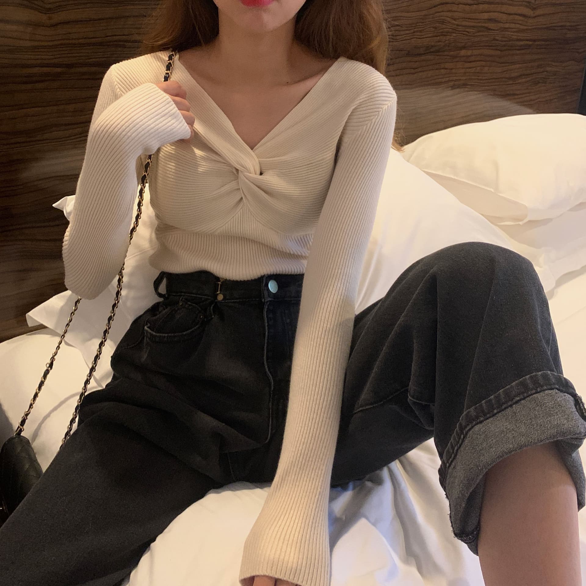 2026 년 여성 의류 가을 겨울철 얇은 스타일 새로운 티셔츠 몸매 가꾸기 맨위 십자가 V넥 긴팔 슬림해 보이는 만나는 니트 스웨터 상세 이미지 32