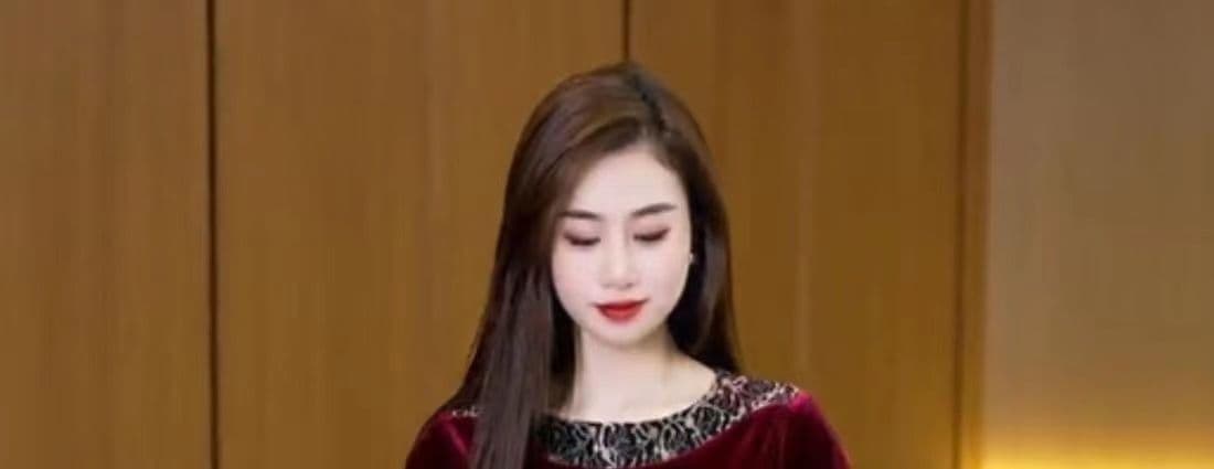 금사 벨벳 자수 세트 여성 2026 가을 새로운 외국 가스 슬림해 보이는 라운드 넥 풀오버 캐주얼 스트레이트 팬츠 투피스 세트 상세 이미지 18