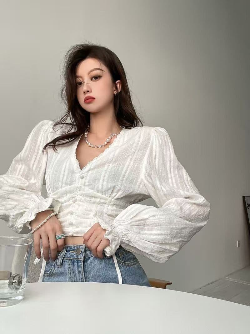 이른 봄 새로운 마이크로 지방 mm 맨위 쇼트 스타일 외국 가스 펌프 로프 슈퍼 요정 프랑스식 맨위 슬림해 보이는 긴팔 V넥 여성 셔츠 상세 이미지 7