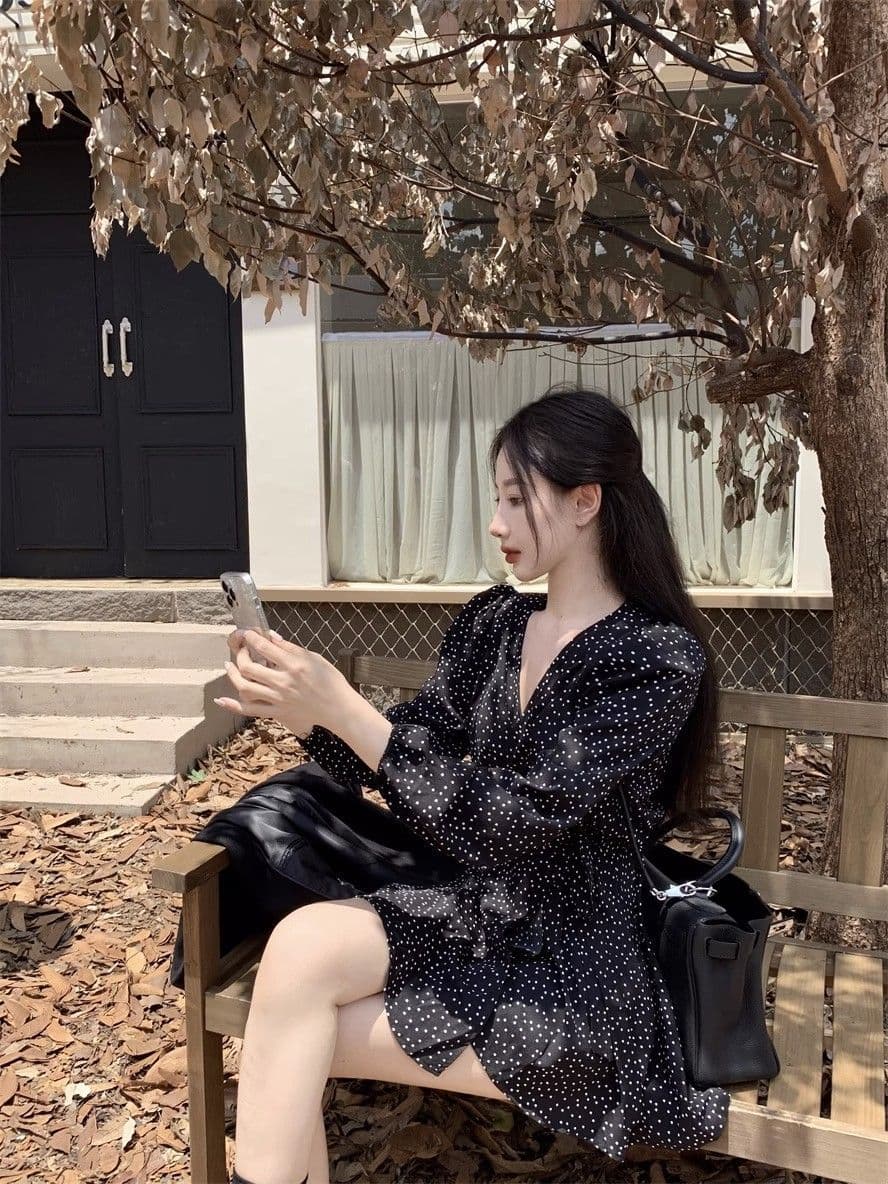 프랑스식 검정색 도트 무늬 꽃무늬 V넥 거품 소매 여성 드레스 가을 2026 새로운 작은 키 허리 수축 미니 스커트 상세 이미지 21
