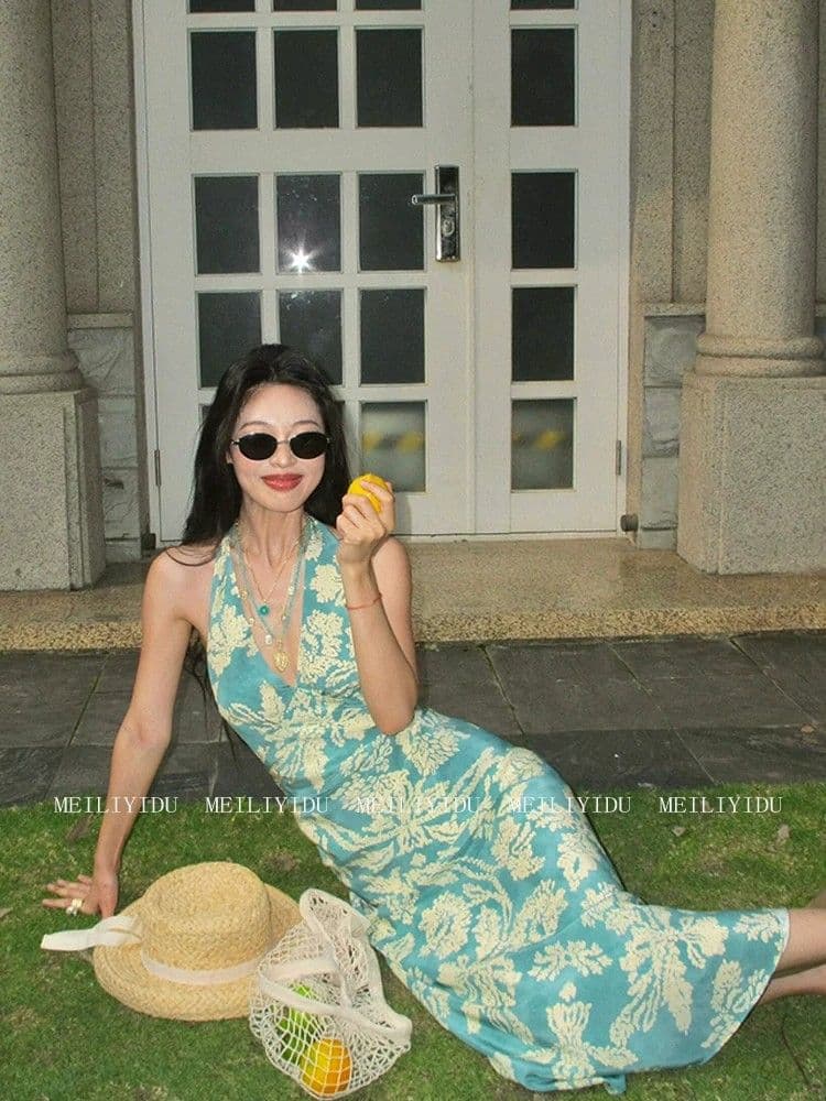 아름다운 해변 치마 해변가 휴가 프랑스식 민소매 행침 목 허리 수축 파란색 프린트 V넥 드레스 백리스 롱 스커트 상세 이미지 8