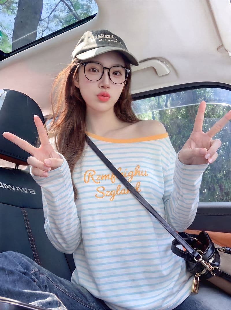 긴팔 티셔츠 기본 셔츠 여성 의류 루즈핏 가시 자수 아메리칸 스트라이프 봄 가을 새로운 비스듬한 칼라 맨위 상세 이미지 7