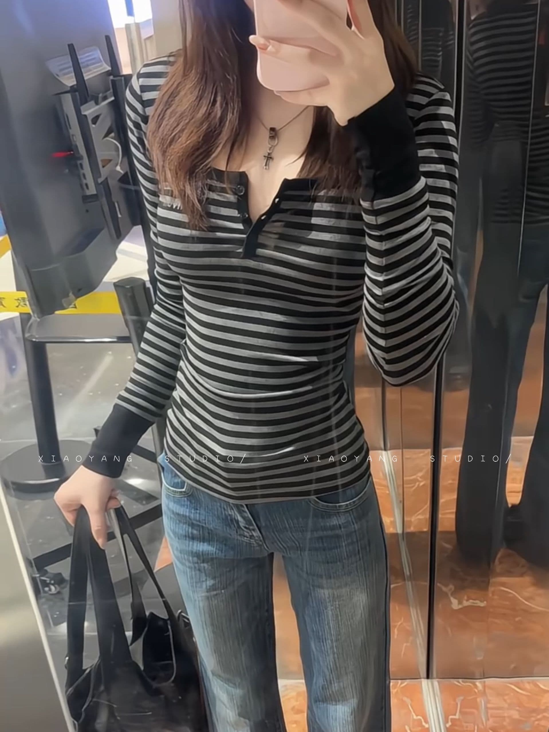 긴팔 티셔츠 기본 셔츠 여성 봄 가을 얇은 새로운 아메리칸 스트라이프 긍정적 인 어깨 몸매 가꾸기 단추 u 칼라 맨위 상세 이미지 8