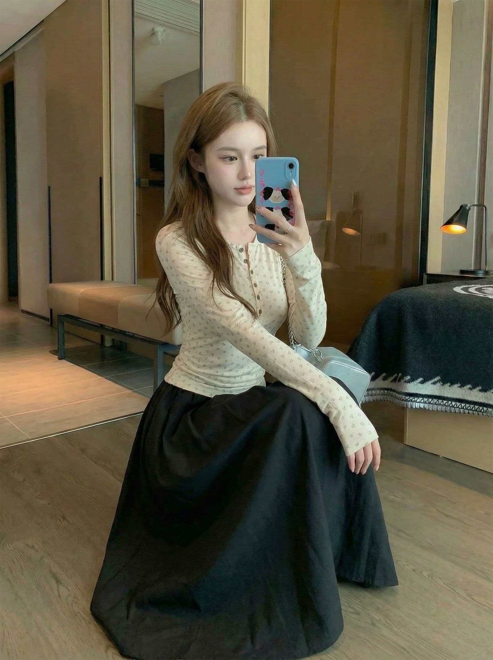 긴팔 티셔츠 기본 셔츠 여성 의류 봄 가을 새로운 트렌디 단추 꽃무늬 쇼트 스타일 몸매 가꾸기 라운드 넥 맨위 이미지 2