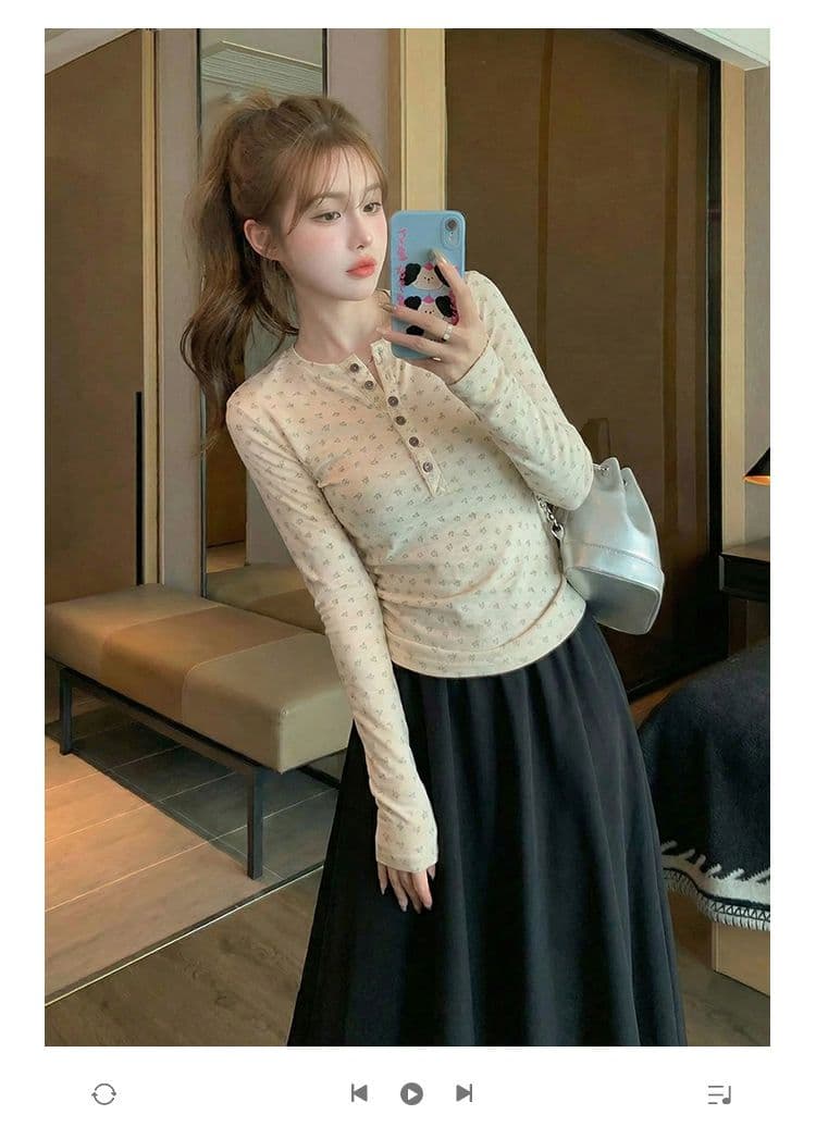 긴팔 티셔츠 기본 셔츠 여성 의류 봄 가을 새로운 트렌디 단추 꽃무늬 쇼트 스타일 몸매 가꾸기 라운드 넥 맨위 상세 이미지 1