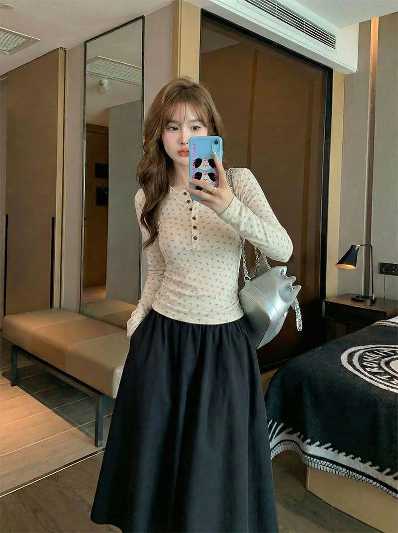 긴팔 티셔츠 기본 셔츠 여성 의류 봄 가을 새로운 트렌디 단추 꽃무늬 쇼트 스타일 몸매 가꾸기 라운드 넥 맨위 상세 이미지 6