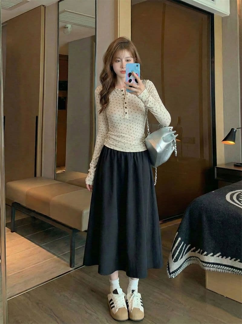 긴팔 티셔츠 기본 셔츠 여성 의류 봄 가을 새로운 트렌디 단추 꽃무늬 쇼트 스타일 몸매 가꾸기 라운드 넥 맨위 상세 이미지 7