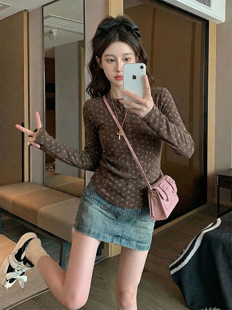 긴팔 티셔츠 기본 셔츠 여성 의류 봄 가을 새로운 트렌디 단추 꽃무늬 쇼트 스타일 몸매 가꾸기 라운드 넥 맨위 상세 이미지 13
