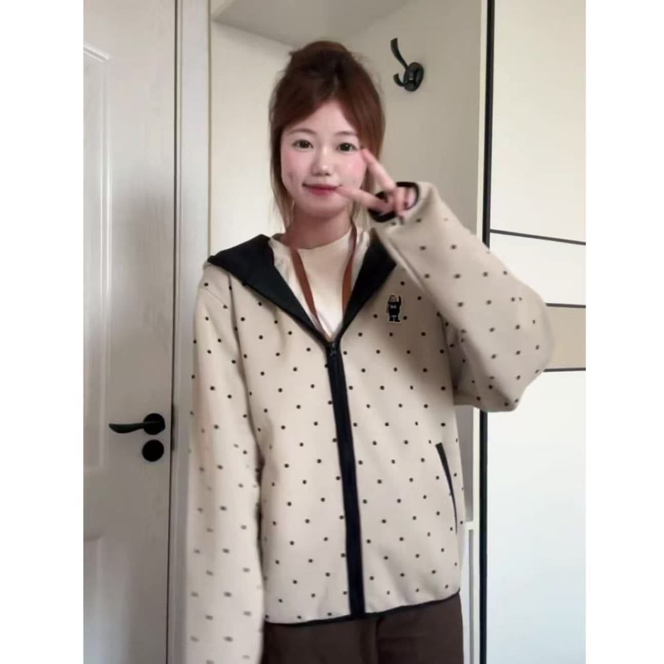 후아 면 복합 레트로 도트 무늬 자수 후드 오픈 가디건 후드티 여성 가을 겨울 새로운 루즈핏 검은 색 테두리 재킷 이미지 2