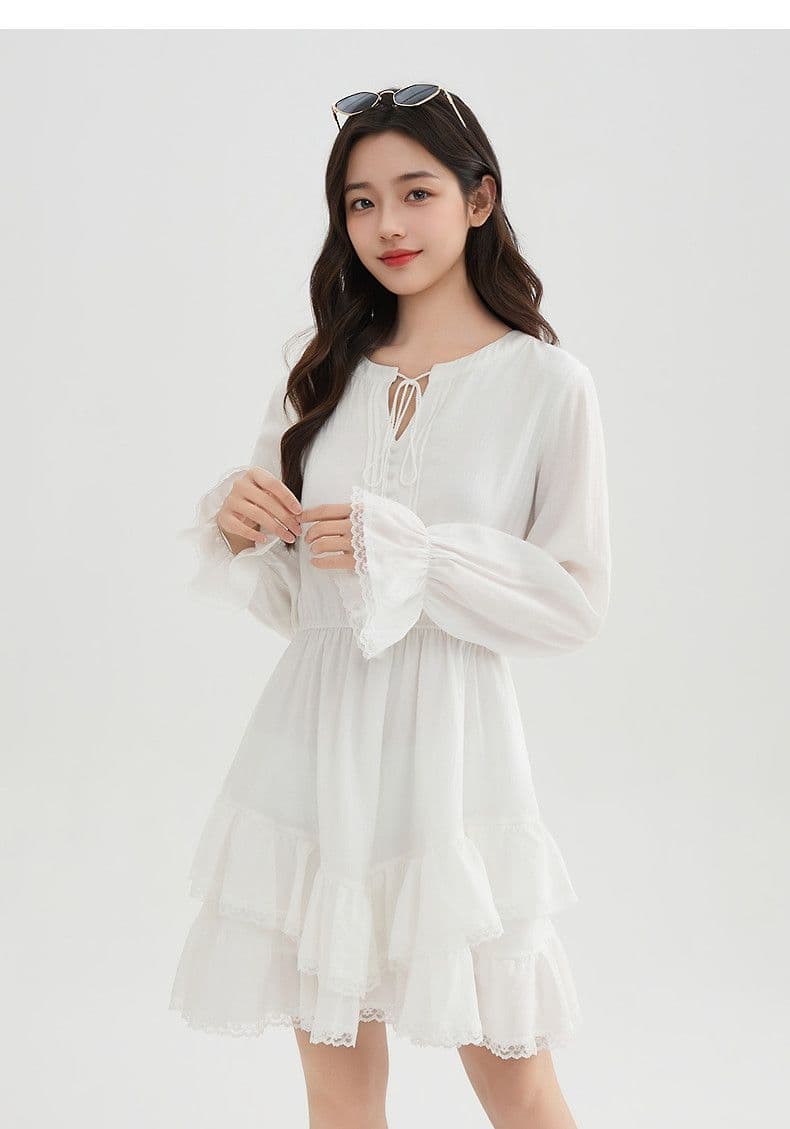 천 실크 주름 네리 참나무 늑골 소녀 센스 홀로우 아웃 레이스업 v 칼라 허리 수축 프릴 화이트 쇼트 스타일 드레스 상세 이미지 2