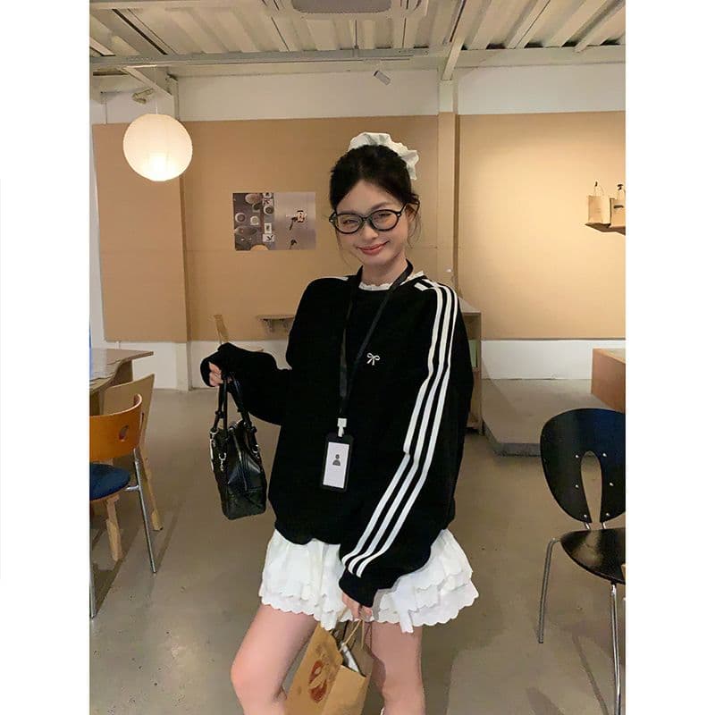 후드티 여성 봄 가을 새로운 얇은 스타일 세 도로 바 페이크 레이어드 루즈핏 자수 꽃 봉오리 실크 라운드 넥 맨위